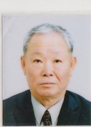 小松　津代志